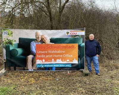 Ausstellung der Groflchenplakate.